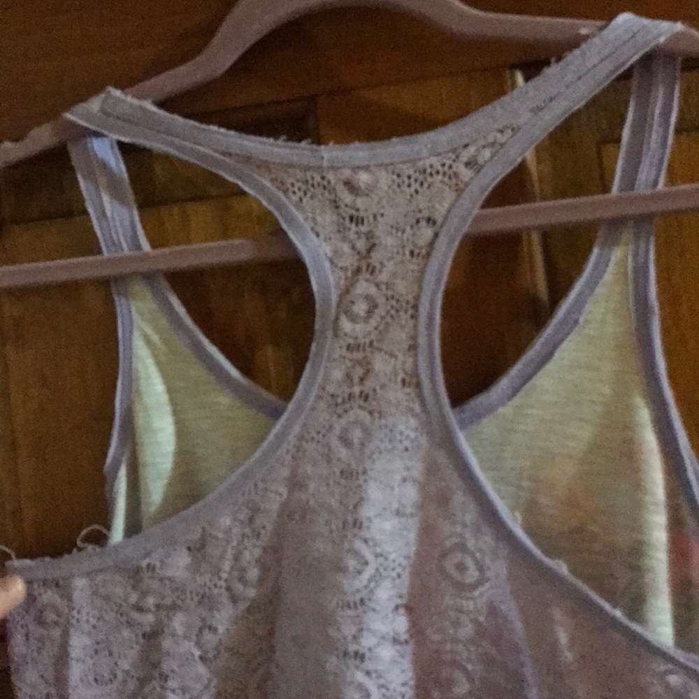 Gorgeous Floral 🌸 Lace Back Tank - Picture 7 of 8